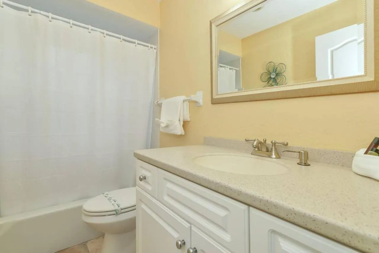 Holiday home Heated Pool - Perfect Location - Walk To Beach, Restaurants And More! Sarasota