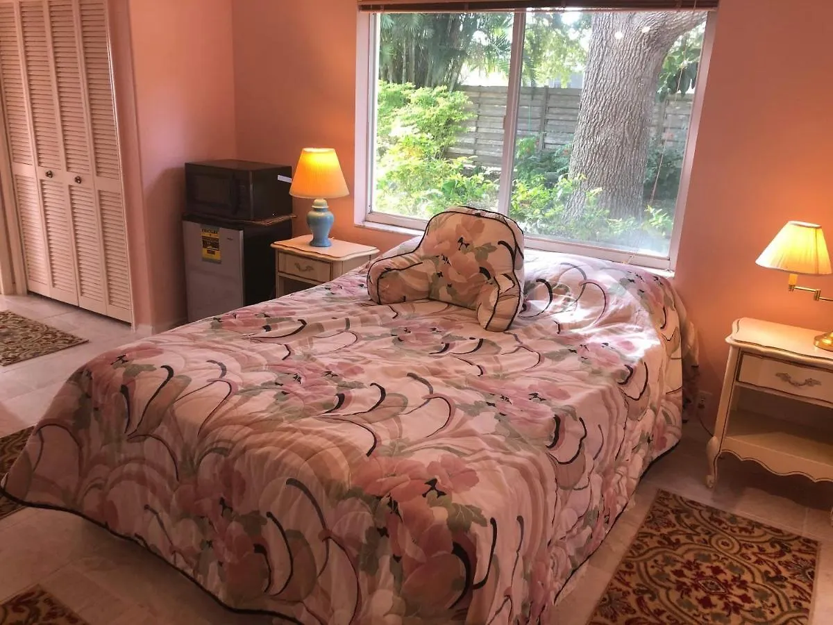 Beautiful Quiet Studio!! Homestay Sarasota