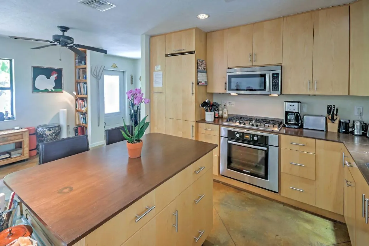 Holiday home House With Backyard Oasis 6 Mi To Beach! *