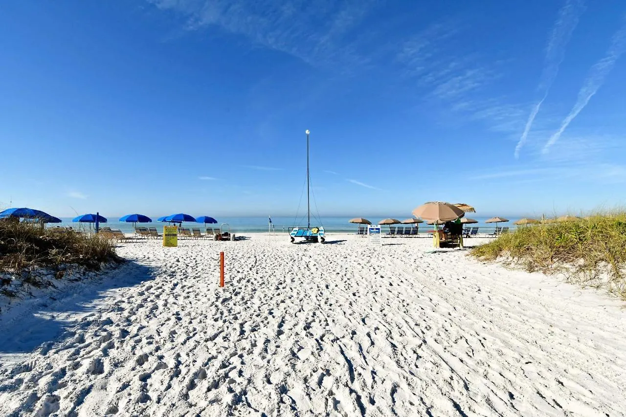 Walk To With Pool And Patio In Sarasota! *