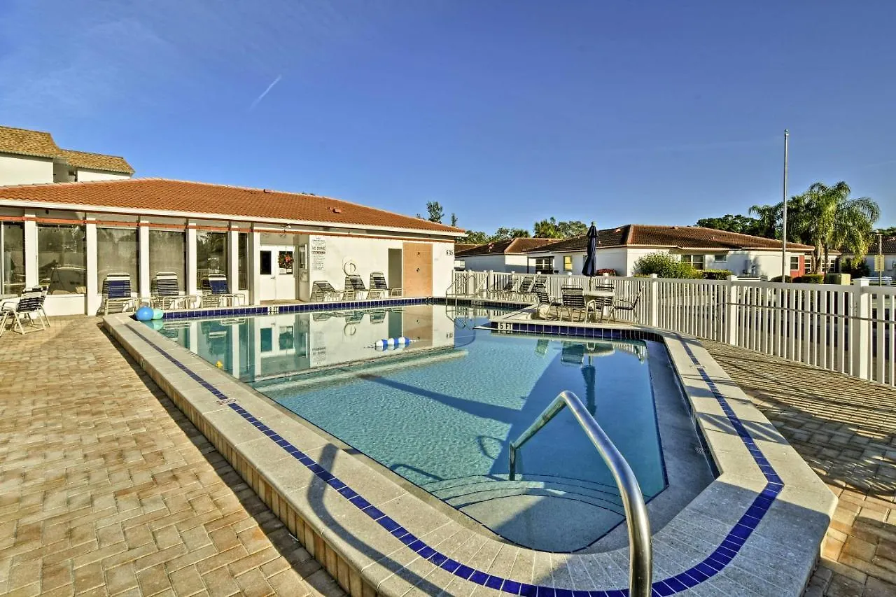 Walk To With Pool And Patio In Sarasota! Sarasota