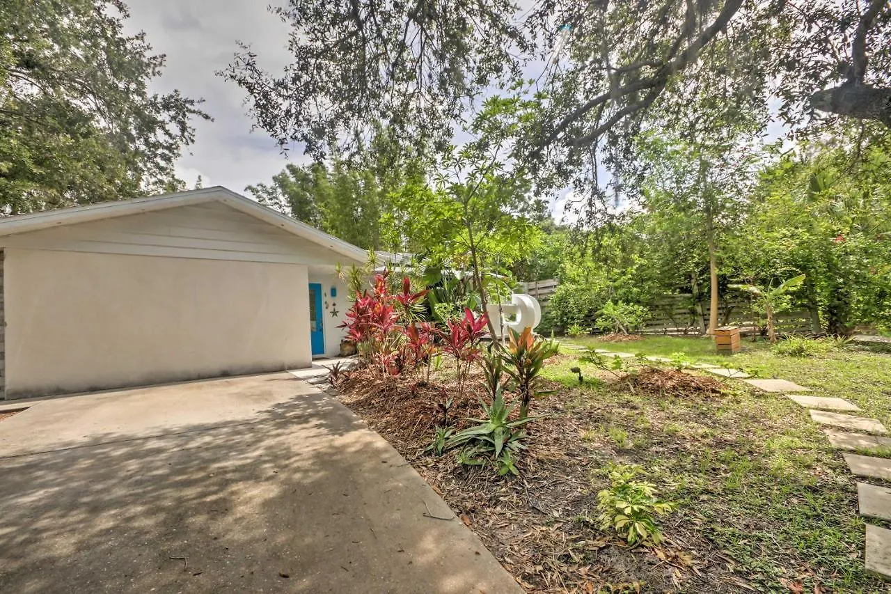 Holiday home House With Backyard Oasis 6 Mi To Beach!
