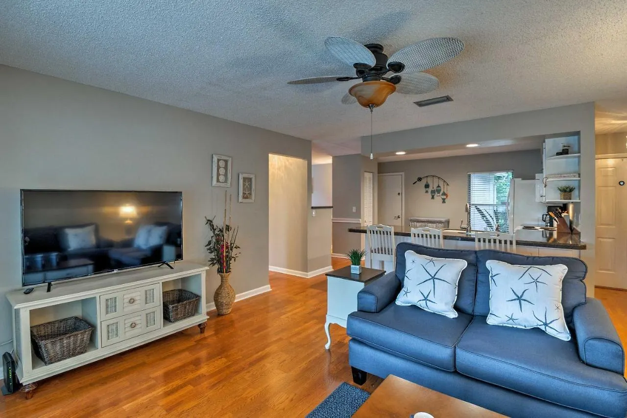 Breezy With Private Pool Near Beach!