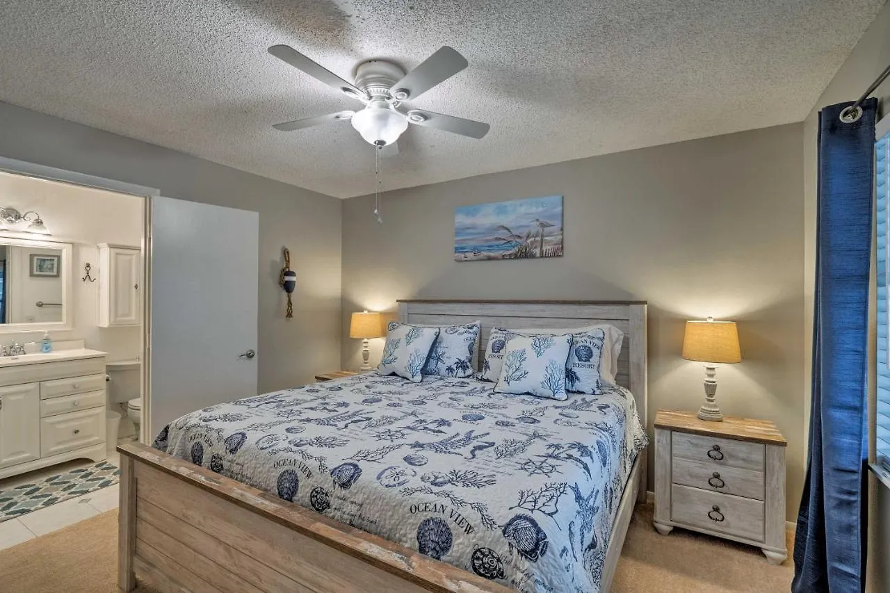 Breezy With Private Pool Near Beach!