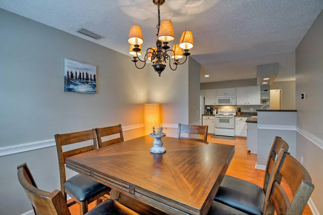 Breezy With Private Pool Near Beach! *