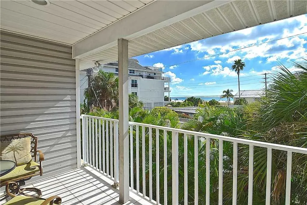 Beach Walk Unit B, 3 Bedrooms, Pool Access, Wifi, Sleeps 8 Apartment