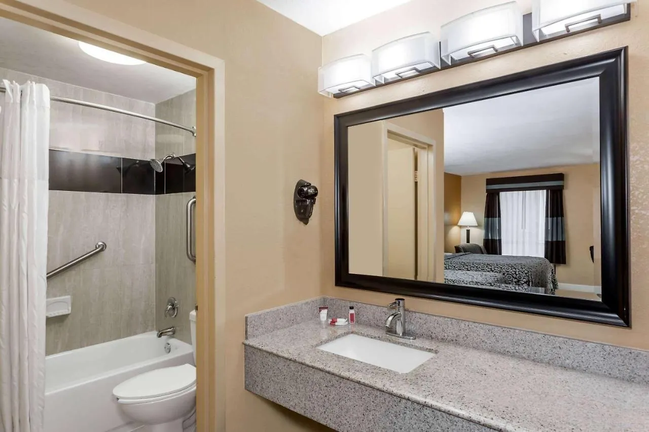 Hotel Days By Wyndham Bay Sarasota