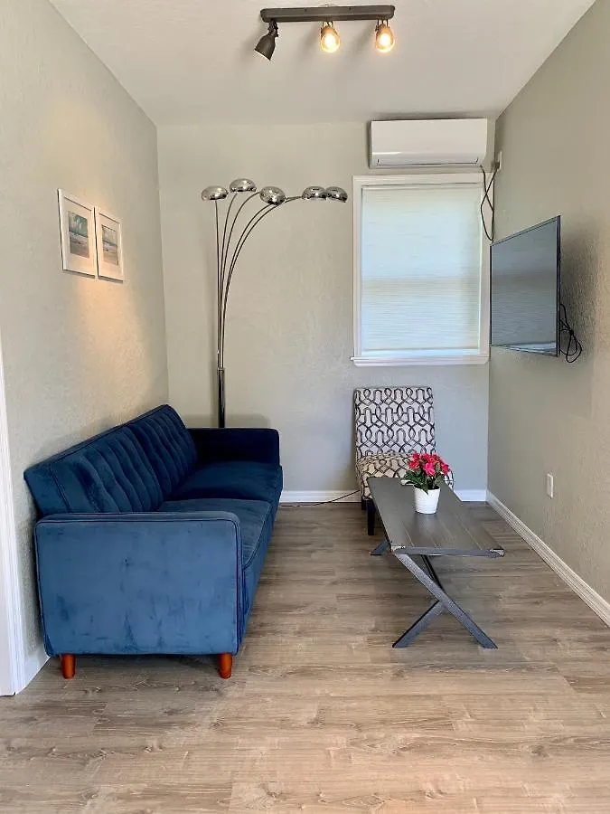 House Near Downtown, Golfing And Siesta Key Beaches * Sarasota