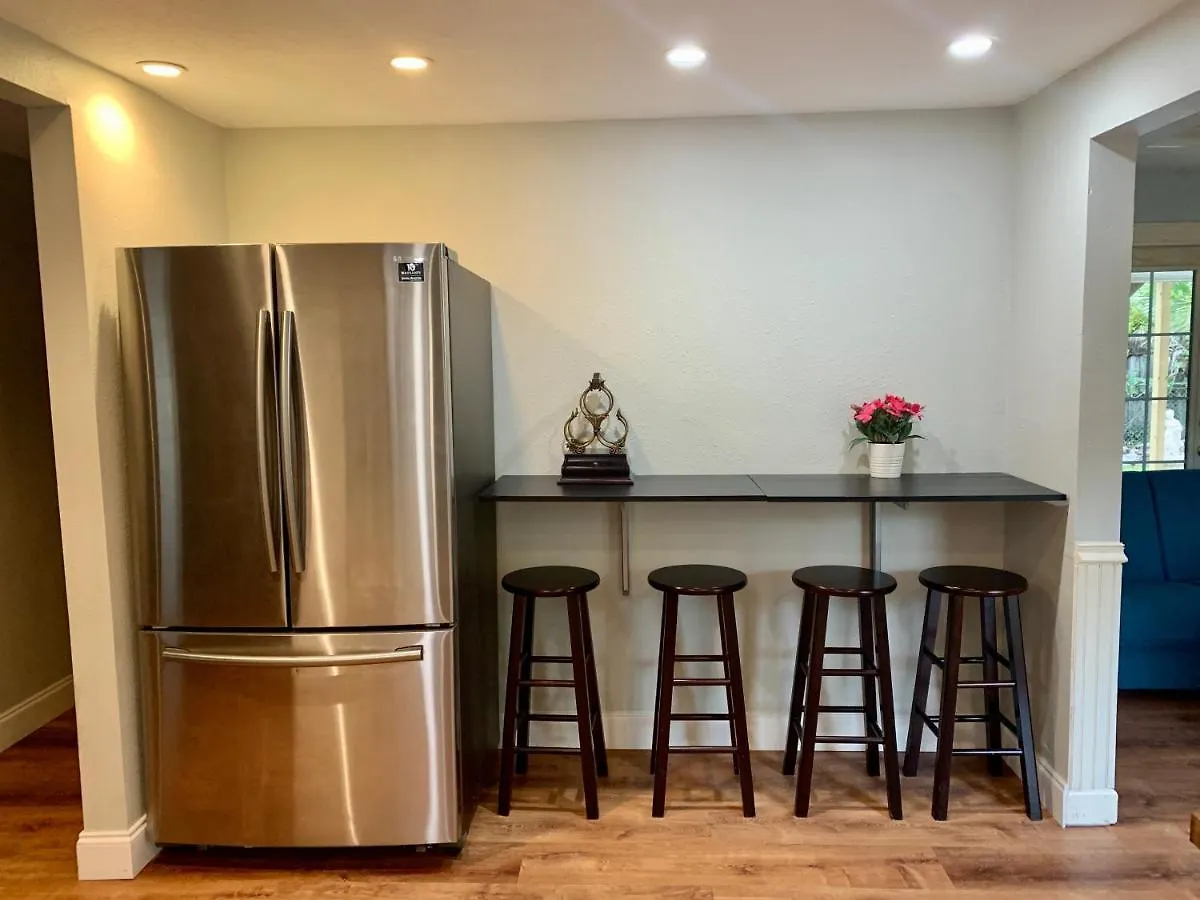 House Near Downtown, Golfing And Siesta Key Beaches Sarasota