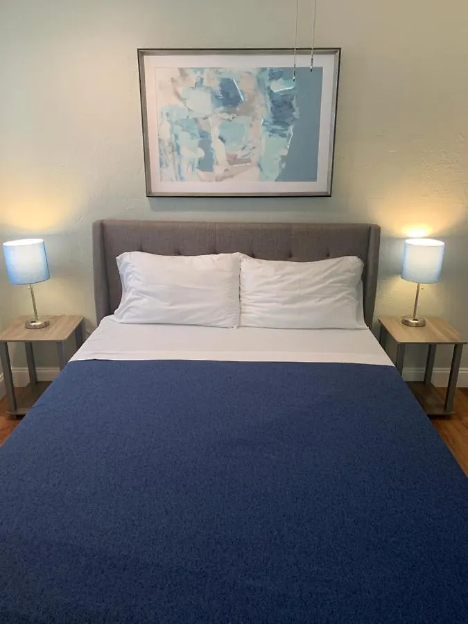 House Near Downtown, Golfing And Siesta Key Beaches Holiday home