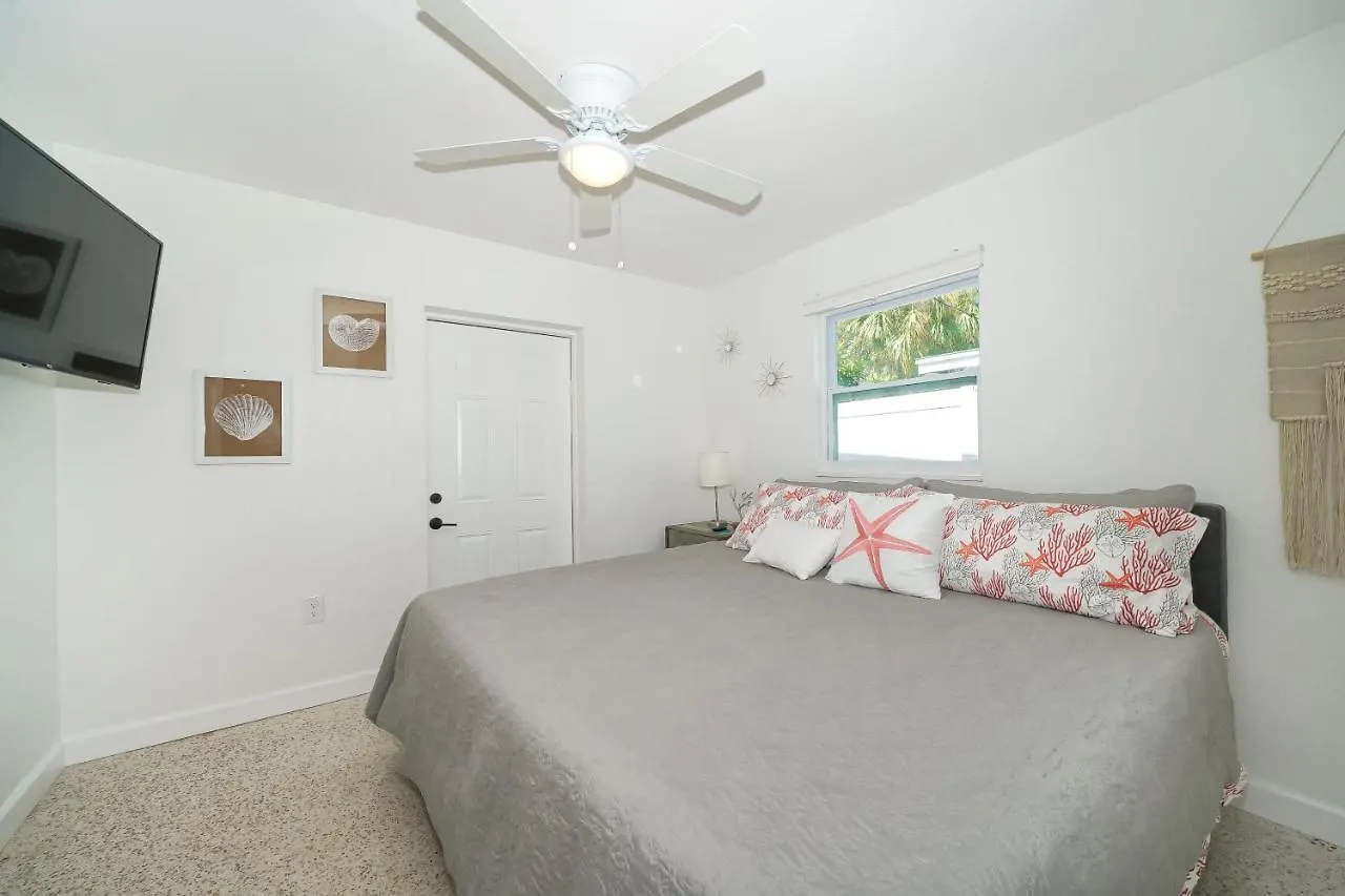 Vakantiehuis Modern & Fresh - Less Than 3 Miles To The Beach! *