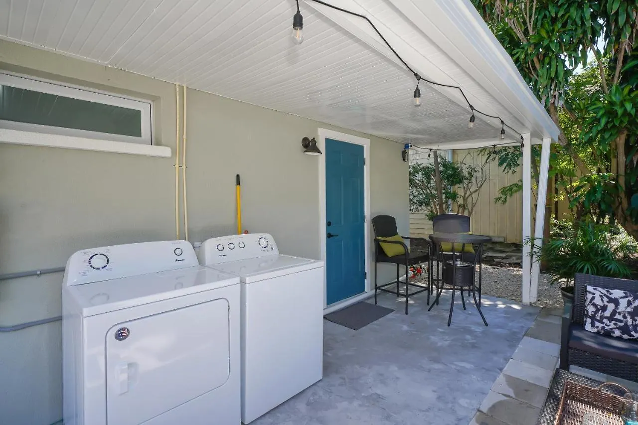 Vakantiehuis Modern & Fresh - Less Than 3 Miles To The Beach! Sarasota