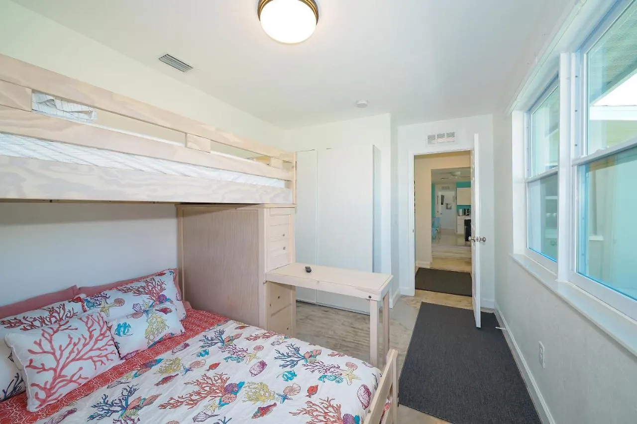 Modern & Fresh - Less Than 3 Miles To The Beach! Vakantiehuis *