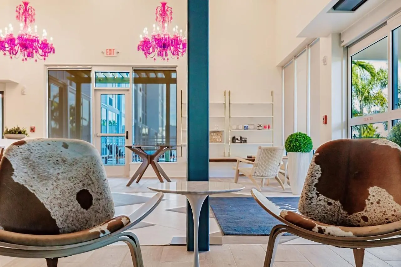 فندق Kompose Boutique 3*
