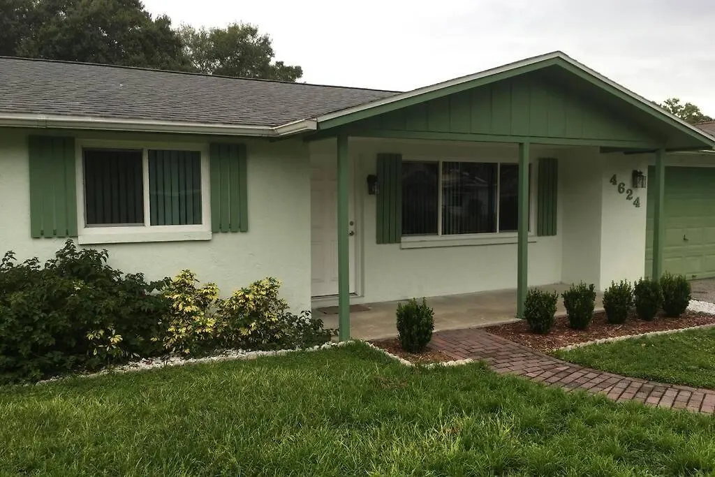 Cozy Retreat In Sunny Florida Βίλα