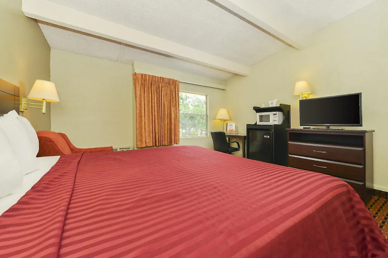 Americas Value 2* Sarasota