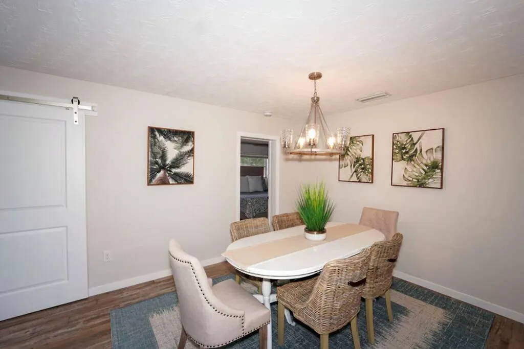 Pool - Close To Beaches, Food, Downtown! Dom wakacyjny