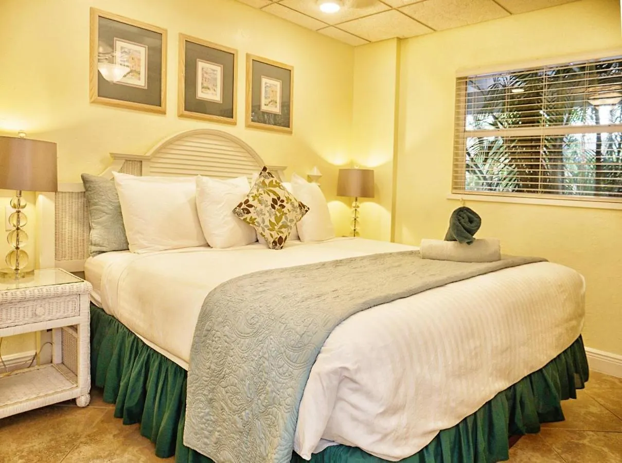 Siesta Palms By The