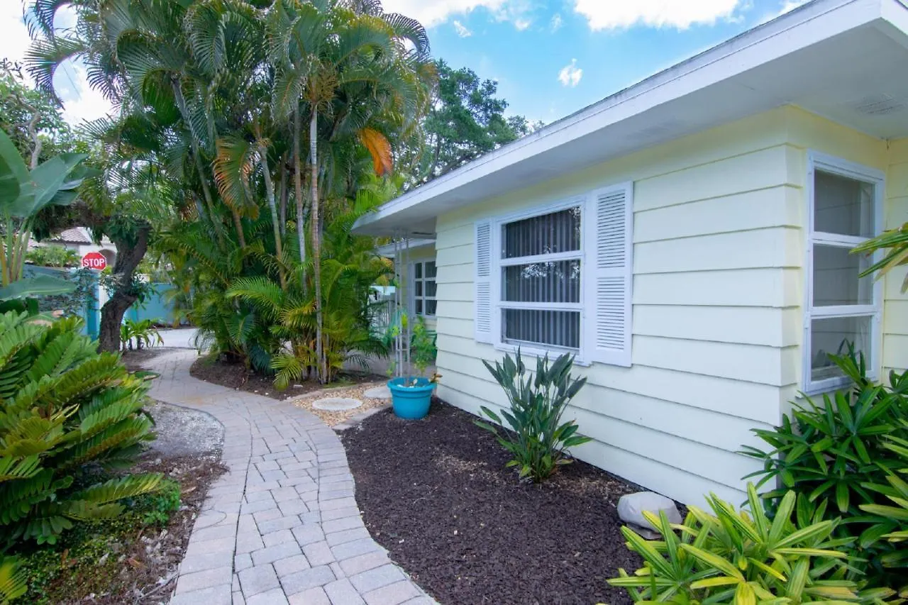 Casa vacanze Cozy Tropical Bungalow With Heated Pool