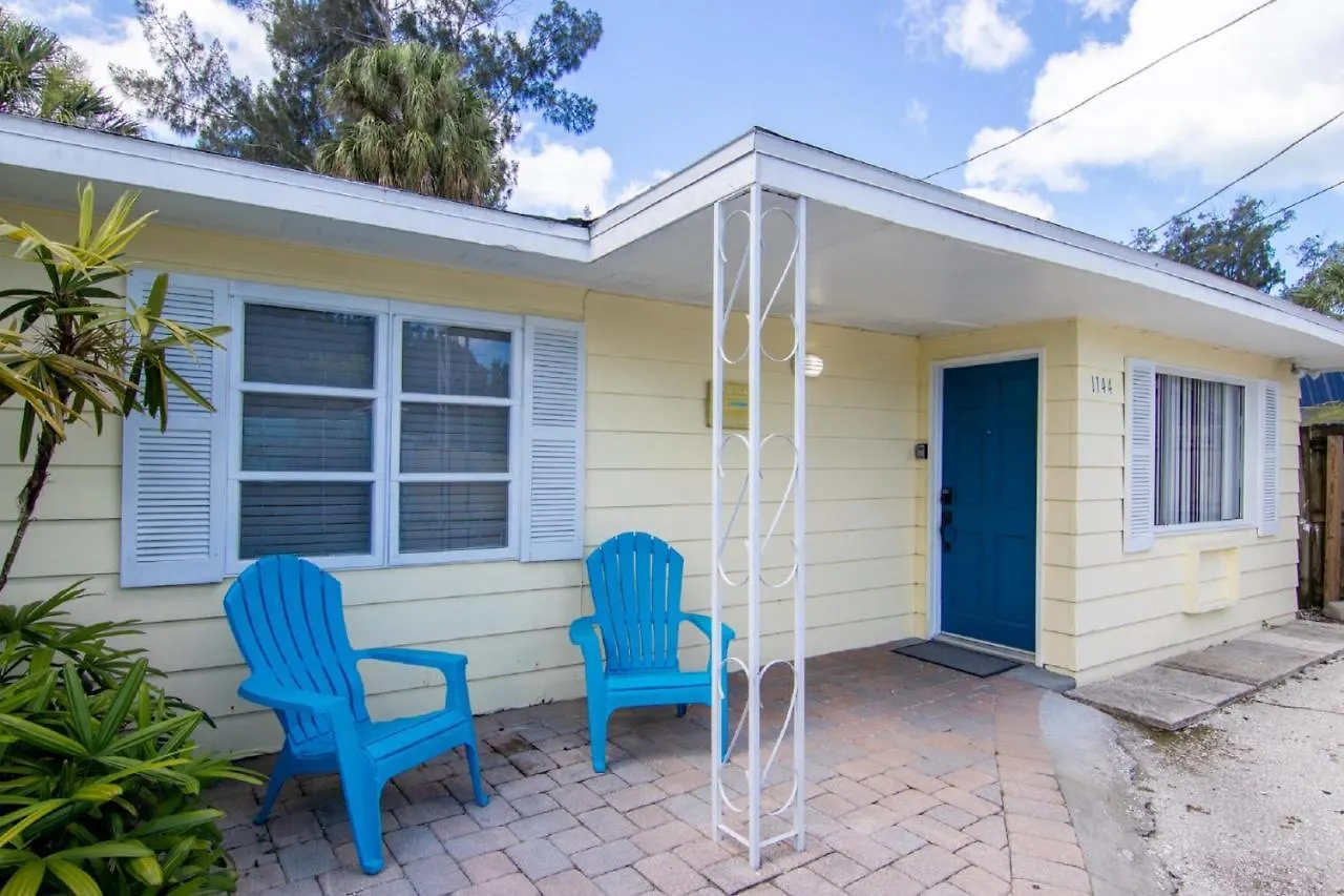 Cozy Tropical Bungalow With Heated Pool Casa vacanze Sarasota