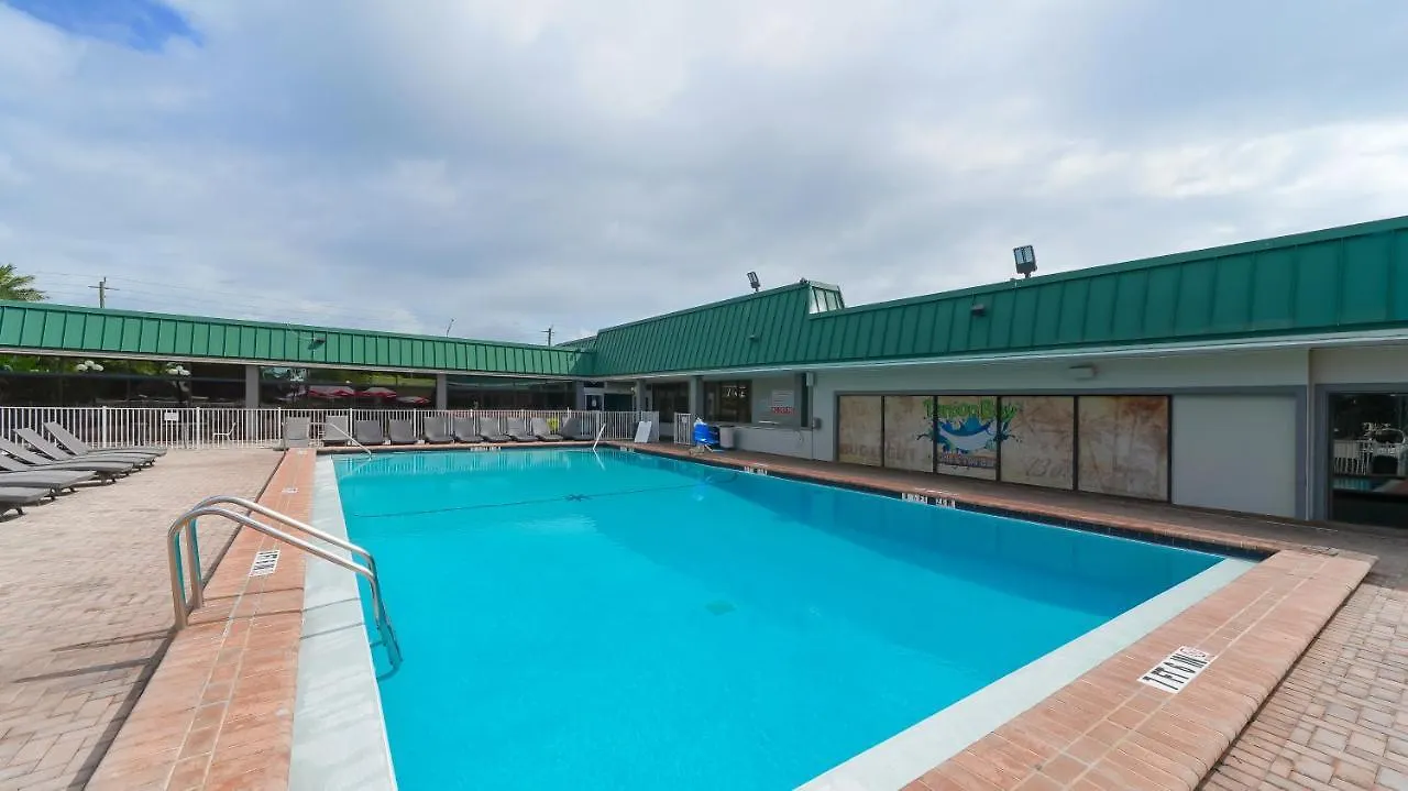 Heated Pool, Fireplace, 70
