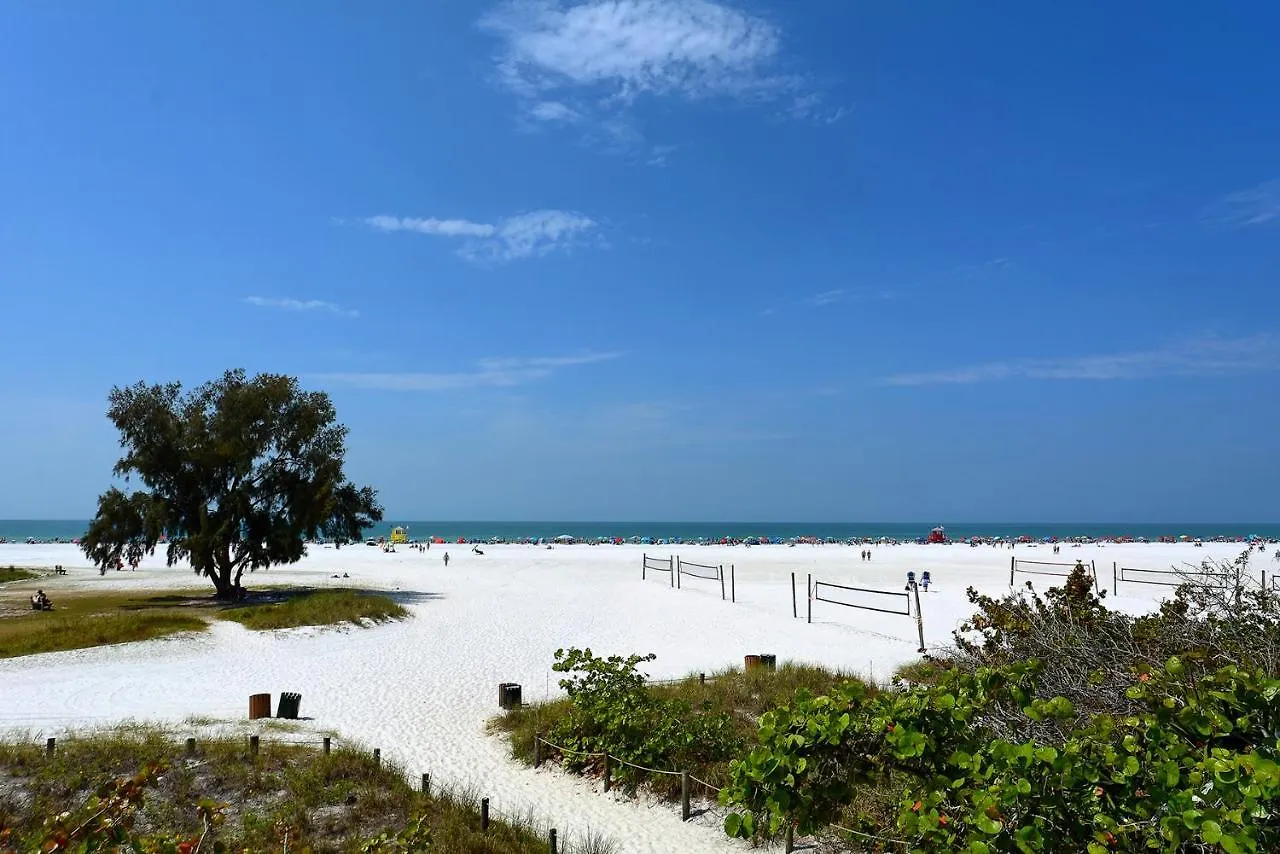 Canal 311 - Right In Siesta Key Village! アパート *