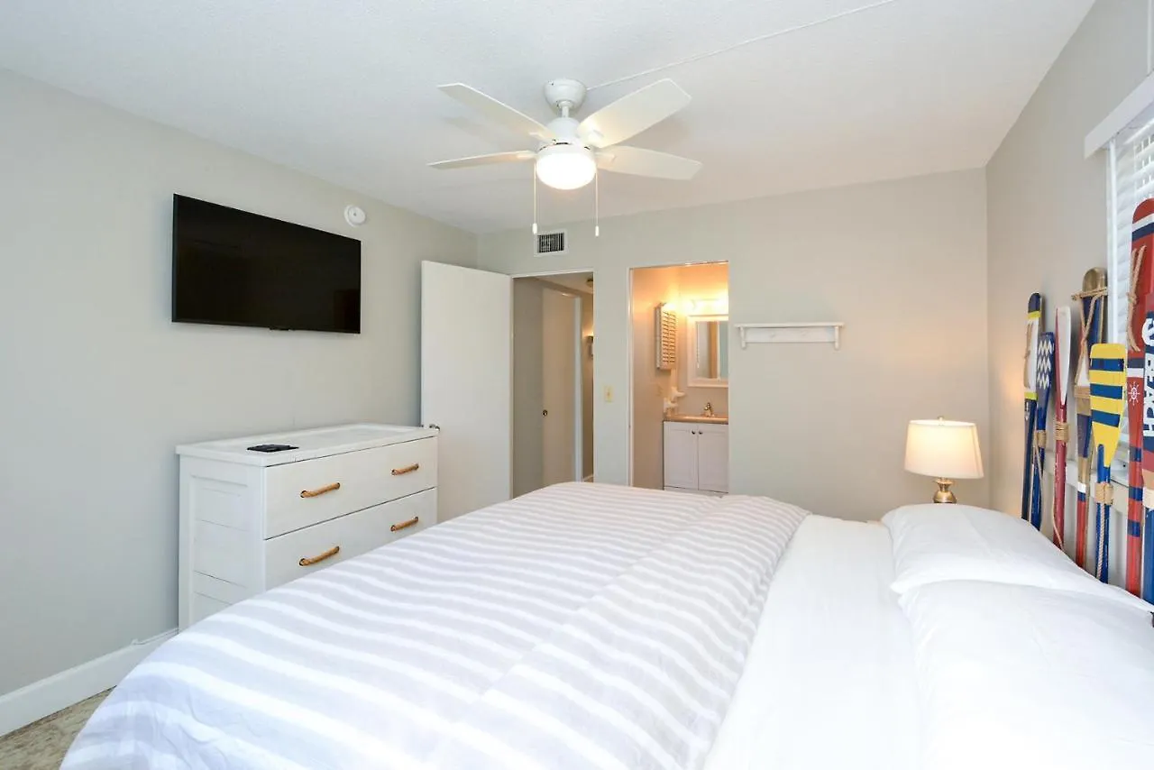 Canal 311 - Right In Siesta Key Village! アパート サラソータ