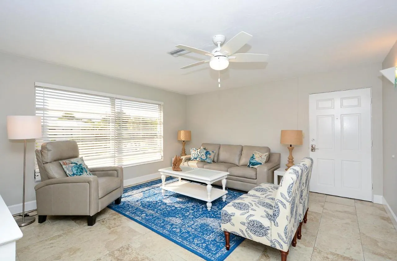 Canal 311 - Right In Siesta Key Village! アパート