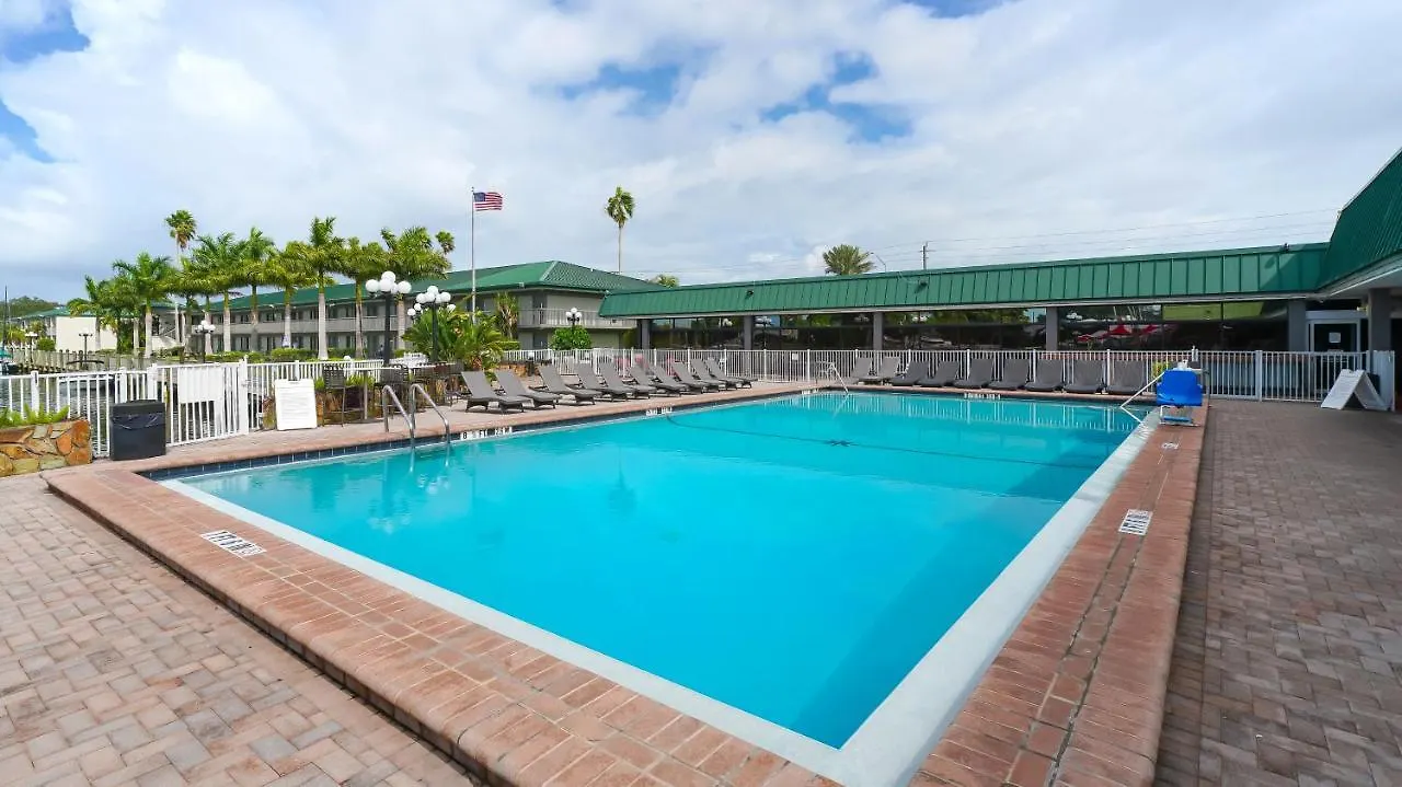 Heated Pool, Fireplace, 70