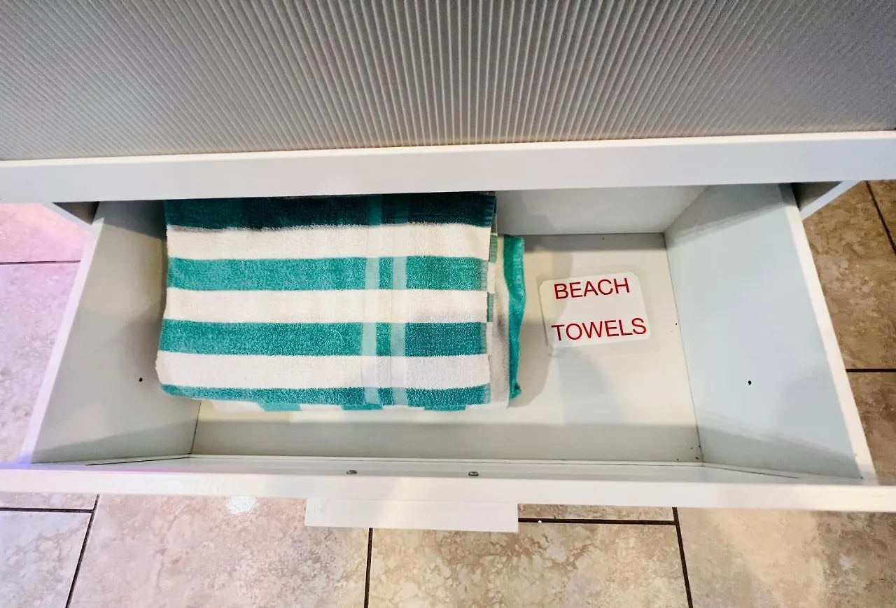 Апартаменты Close To Beaches With Hot Tub And Large Garden Сарасота