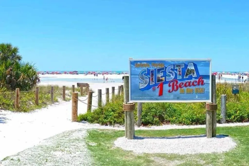 Remodeled 4br Pool / Golf View/near Beaches Holiday home Sarasota