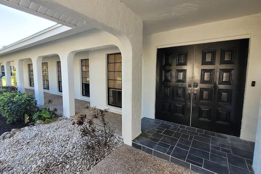 Remodeled 4br Pool / Golf View/near Beaches