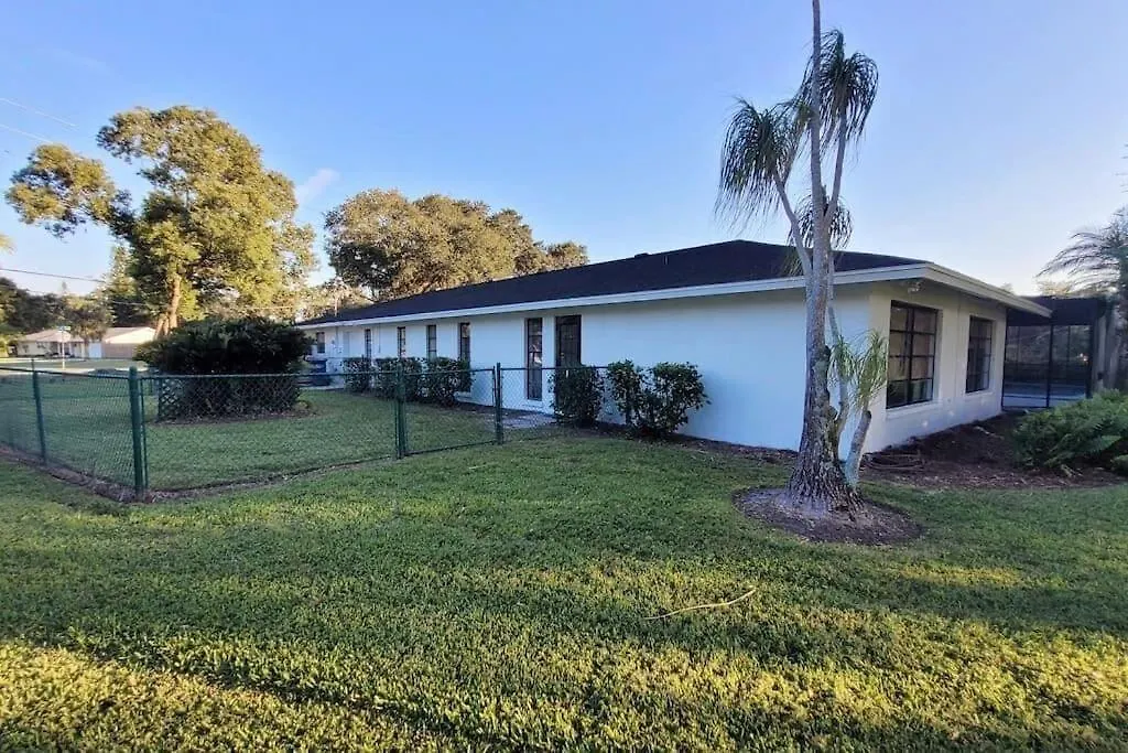 Remodeled 4br Pool / Golf View/near Beaches *