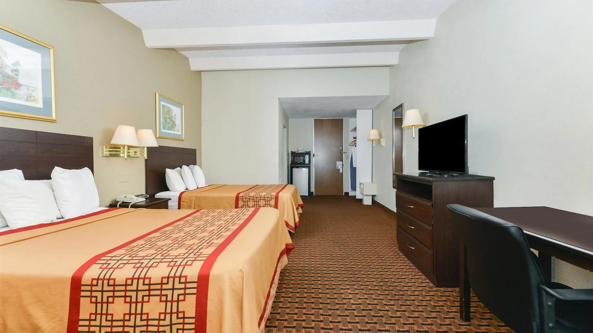 Americas Value 2* Sarasota