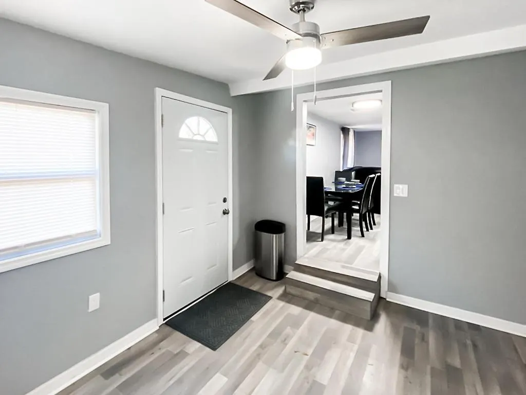 Holiday home Modern, Spacious, Comfy, Queen Beds, Backyard Sarasota