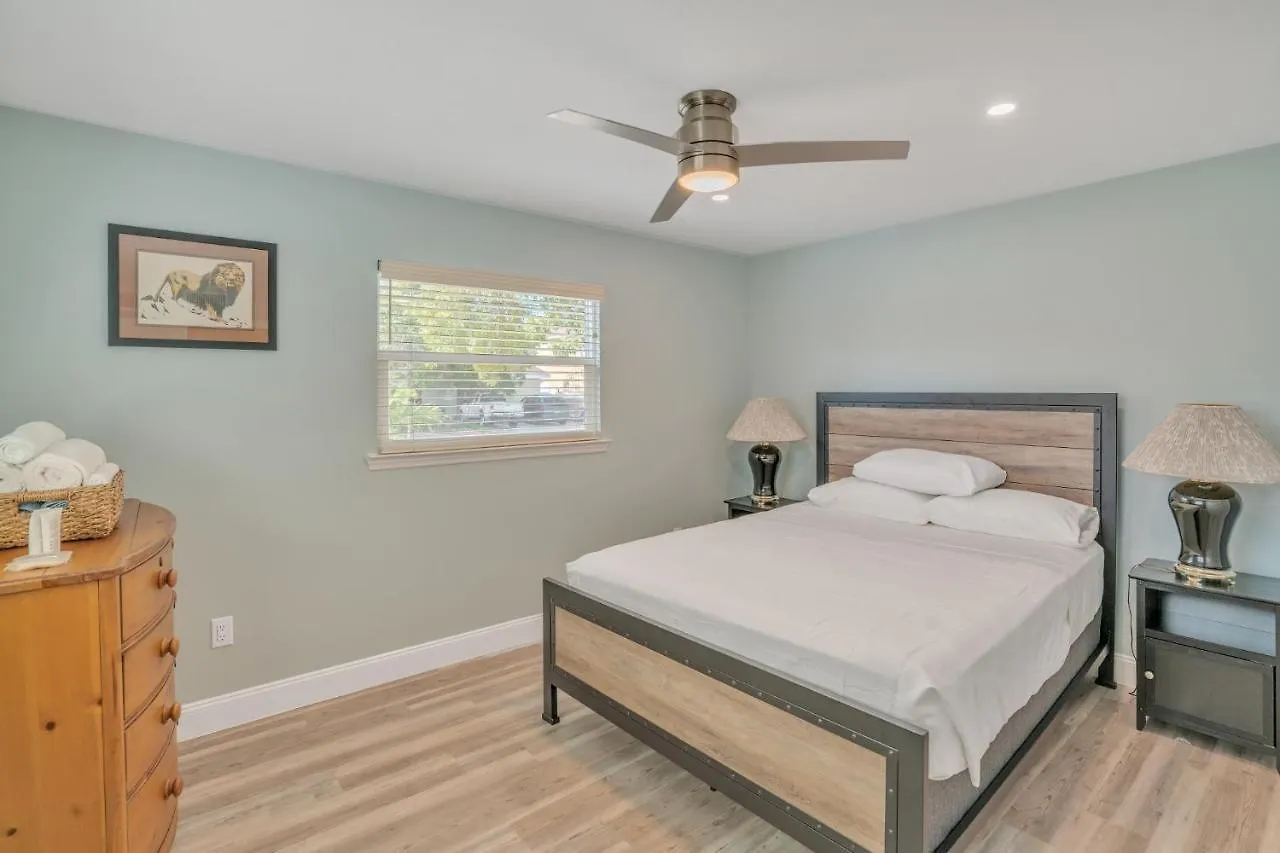 Private Cozy Home Sarasota