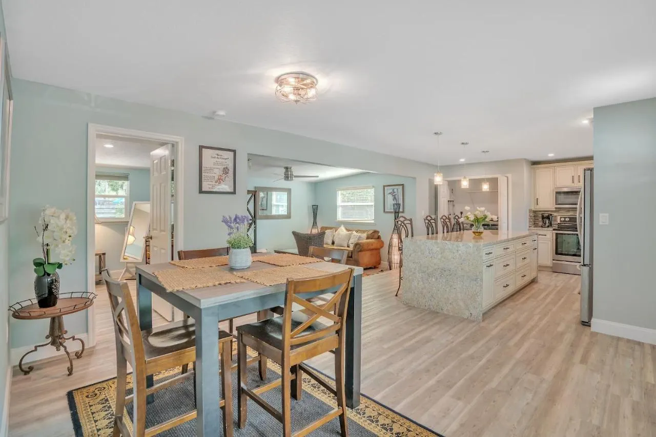 Private Cozy Home Sarasota