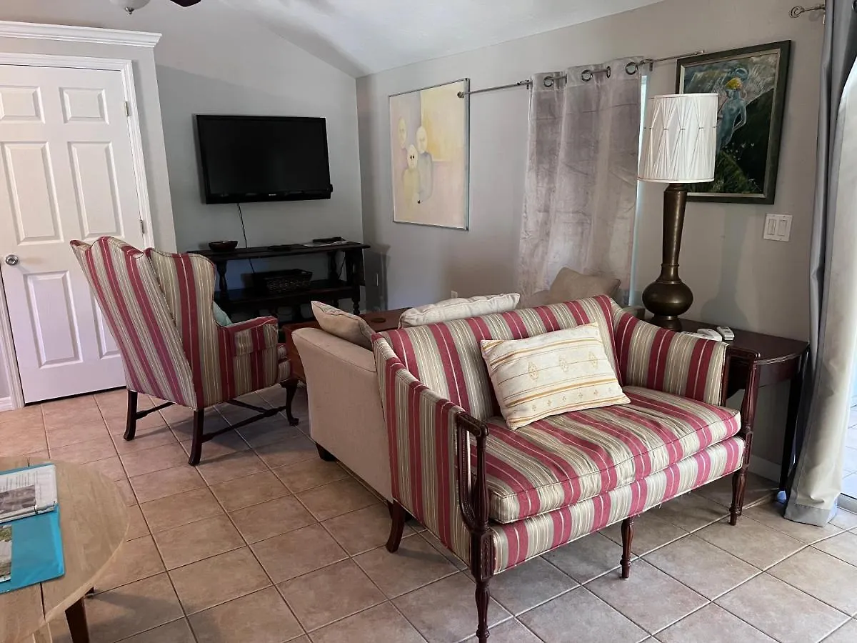 Villa Private With Outside Garden Walk To The Bay And Ringling Museum Minutes From Downtown