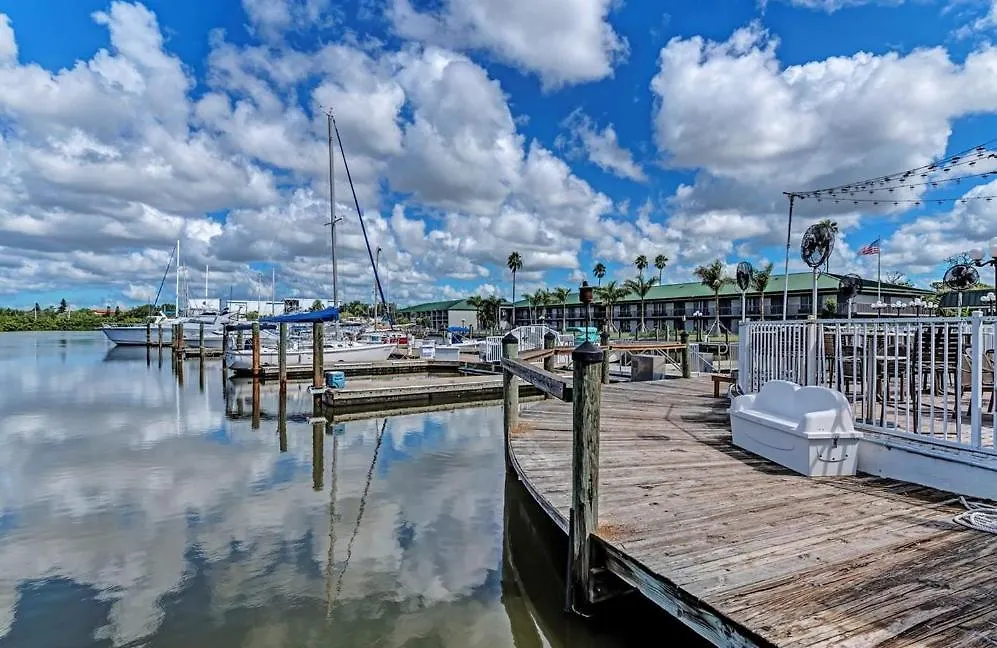 Apartment Bay Mariner - Gorgeous Water Front Condo!