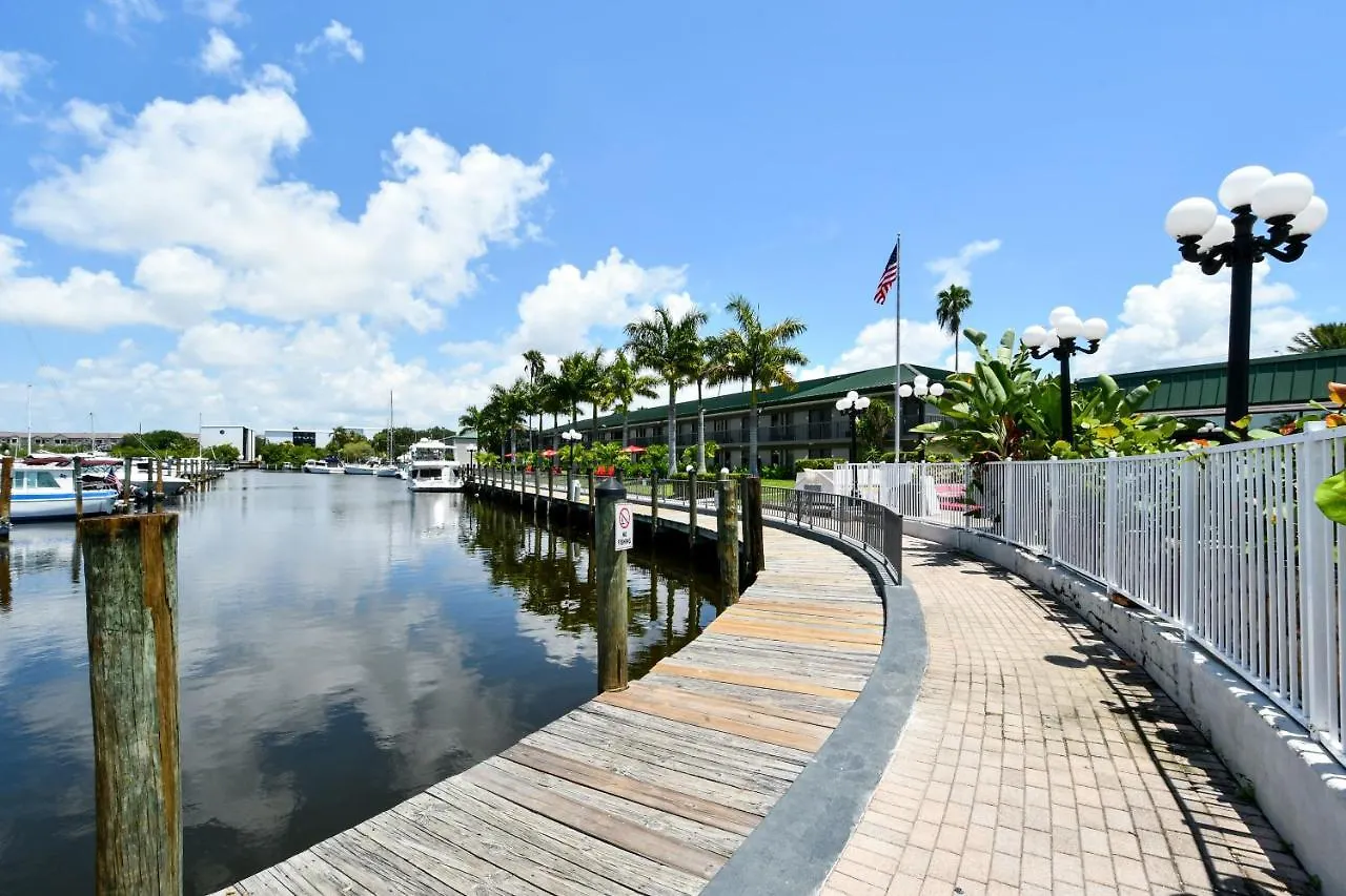 公寓式酒店 Remodeled, Huge Pool, Tiki Bar & Grill, Quiet 萨拉索塔
