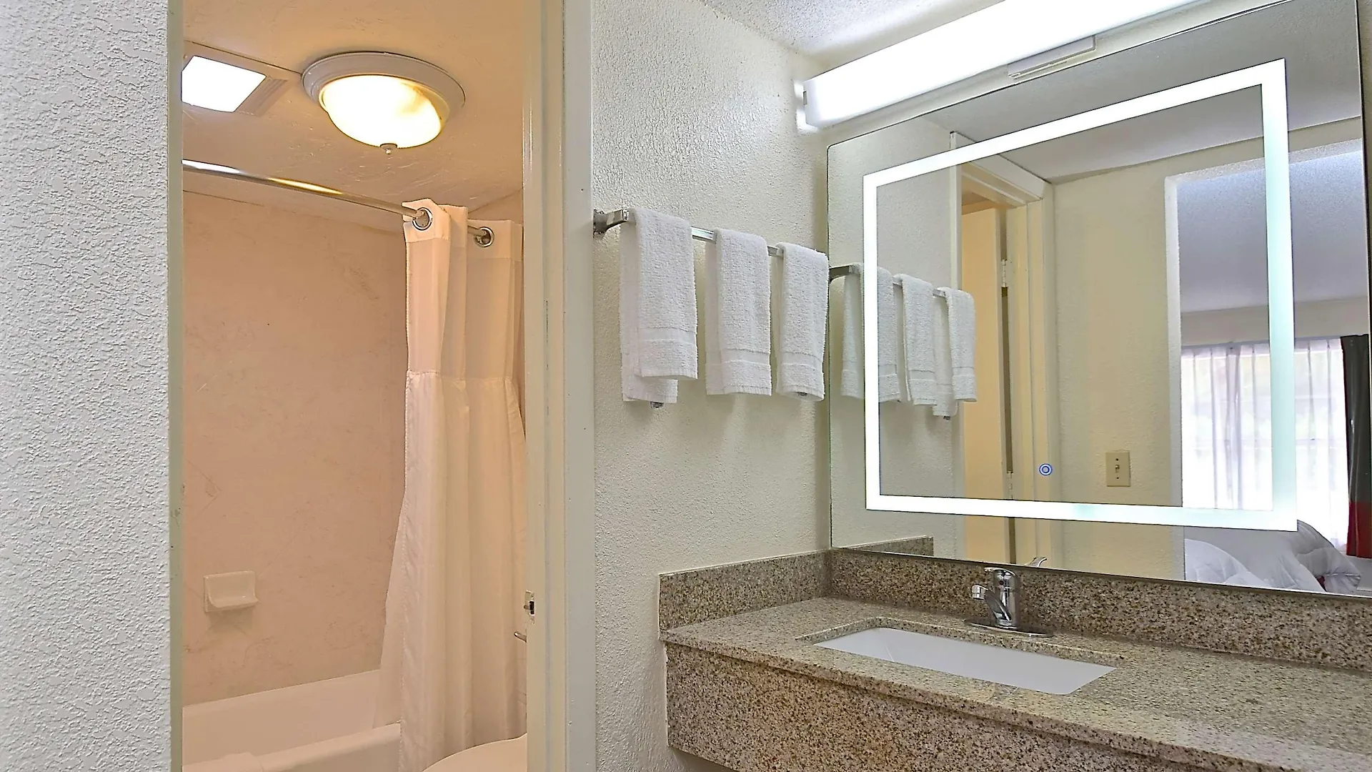 Surestay By Western Lido Hotel