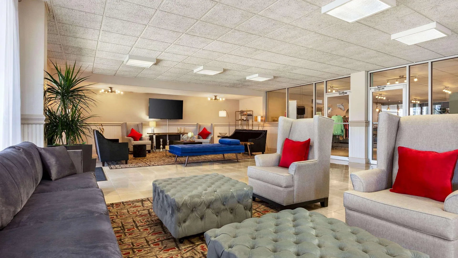 Ramada By Wyndham Waterfront Hotel 2*