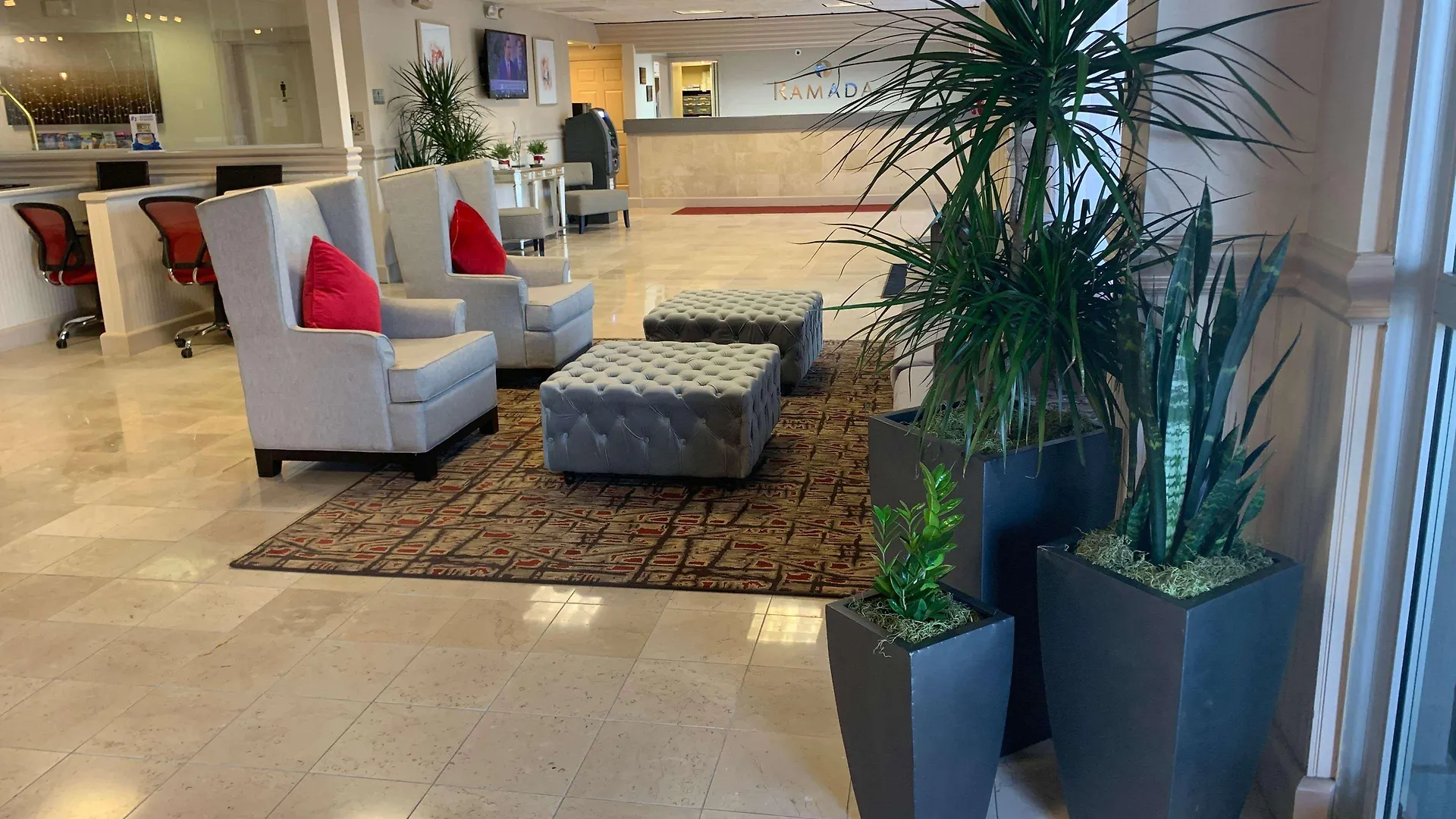 Hotel Ramada By Wyndham Waterfront 2*