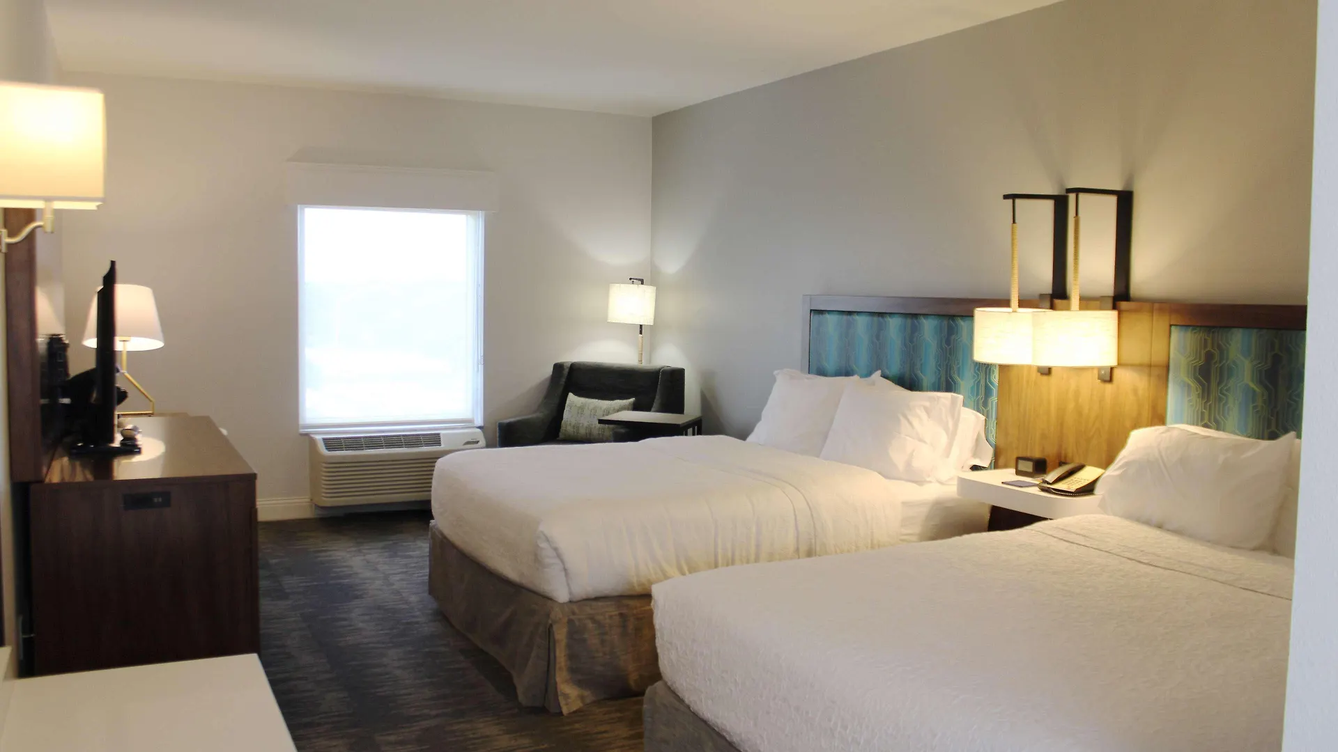 Hampton Inn&suites / Bradenton - Airport 3*