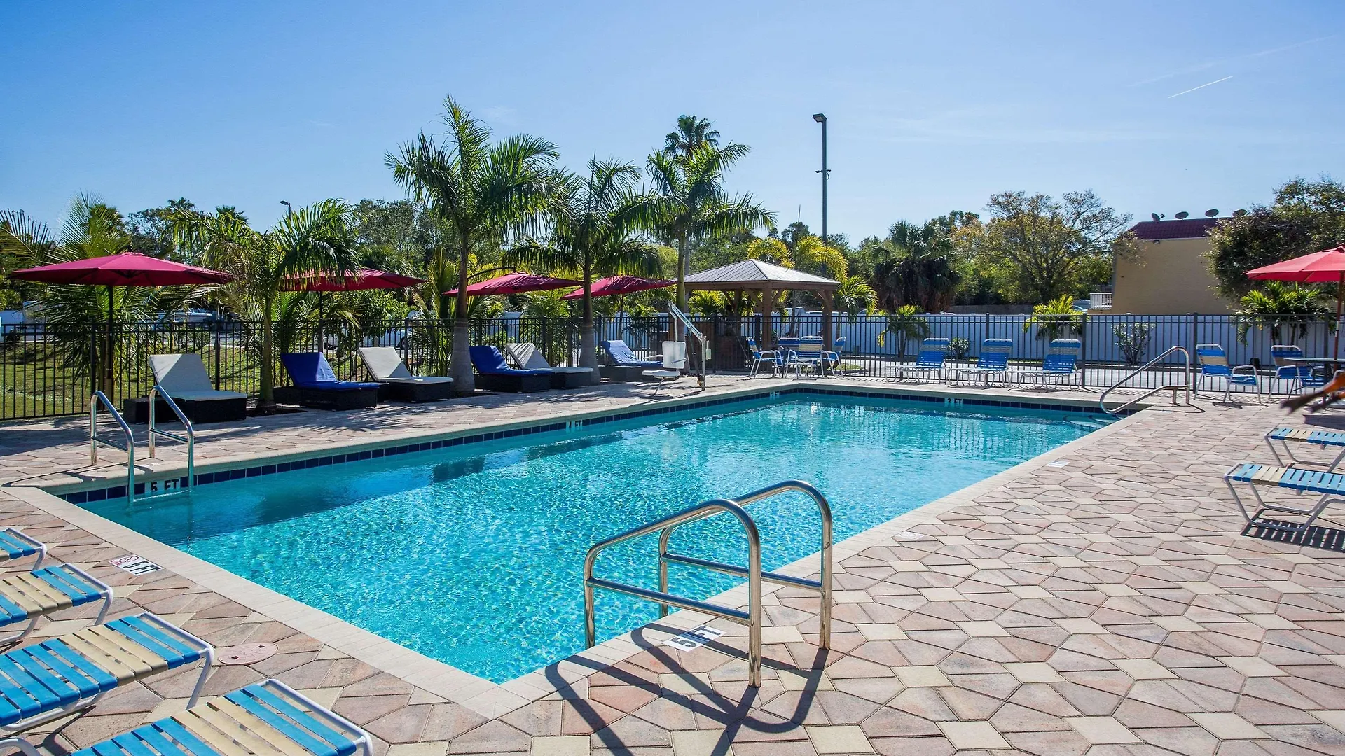 Hotel Days By Wyndham Bay Sarasota