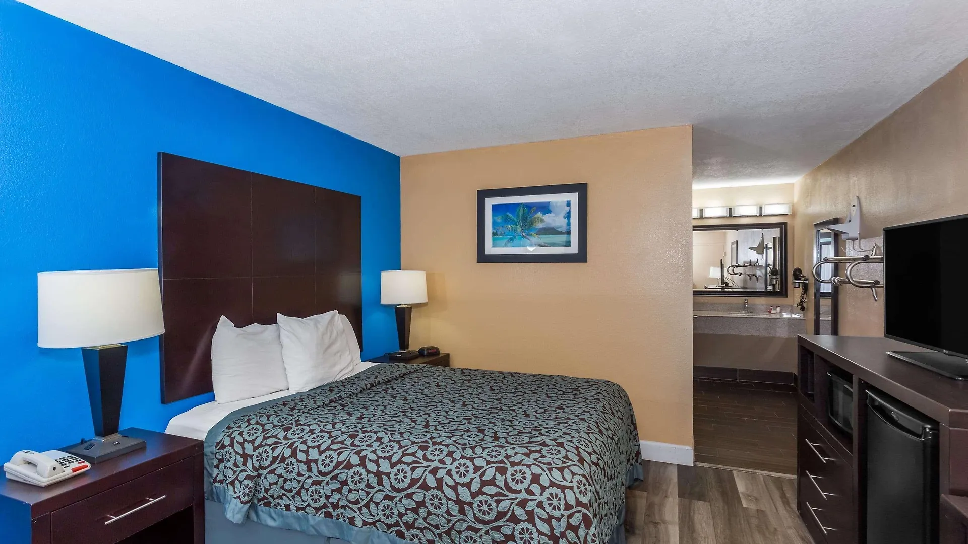 Days By Wyndham Bay Hotel Sarasota