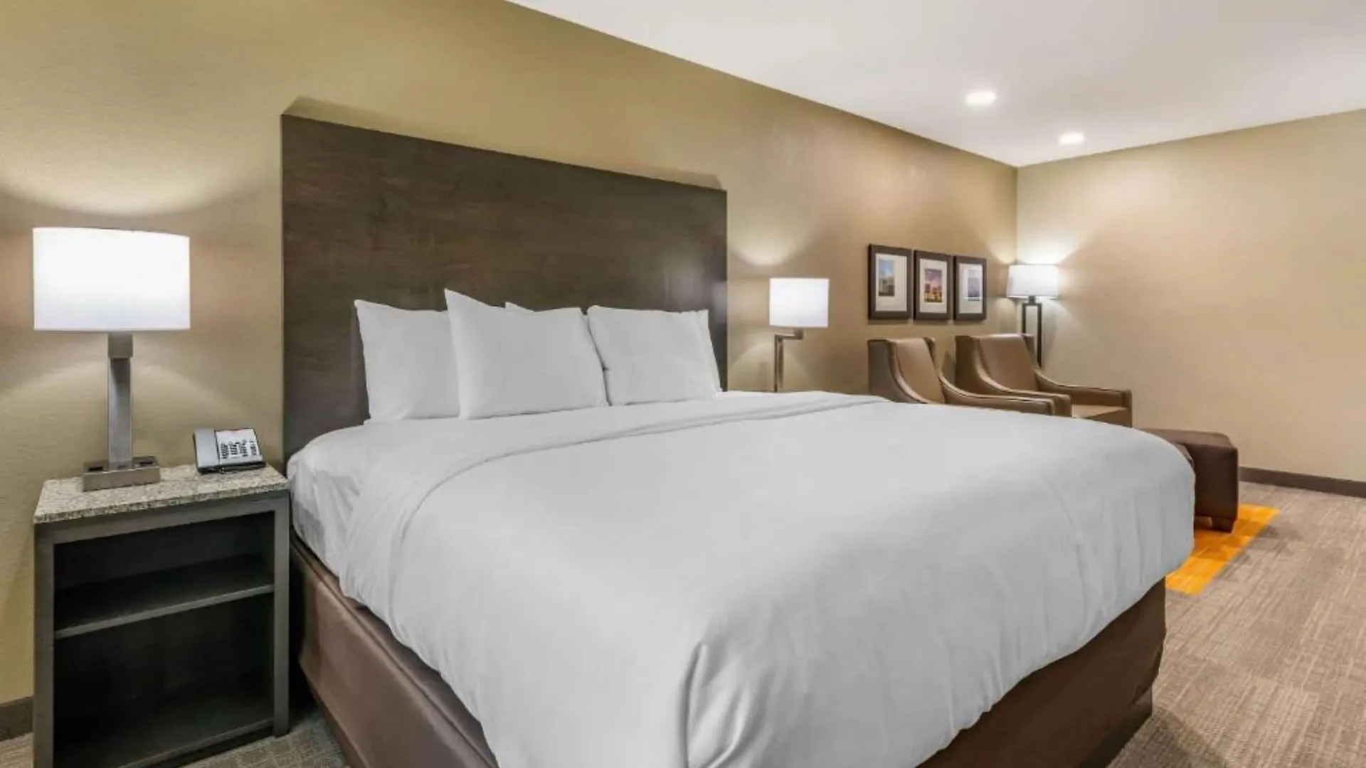 Hotel Ameniti Bay - Western Signature Collection