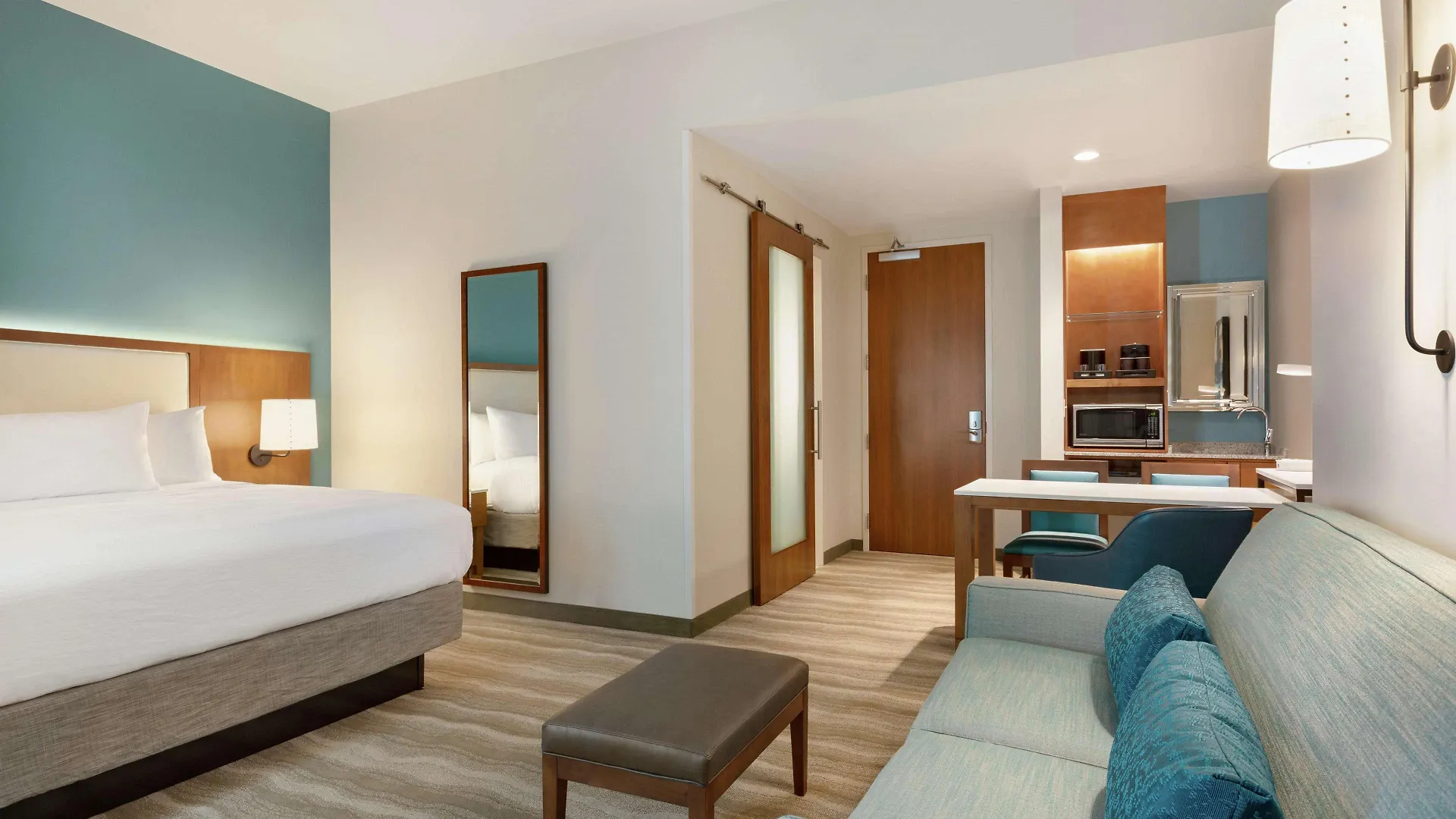Embassy By Hilton Hotel Sarasota