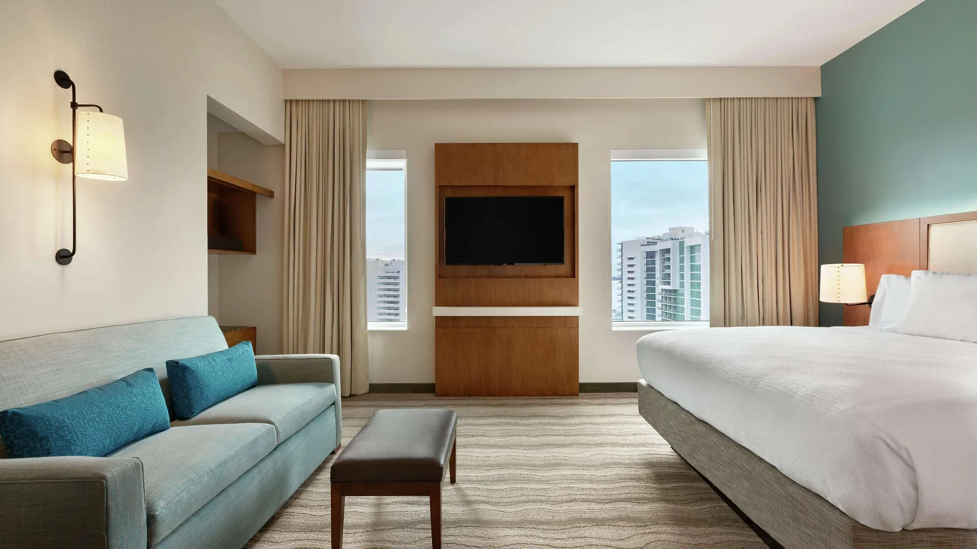 Embassy By Hilton Hotel Sarasota