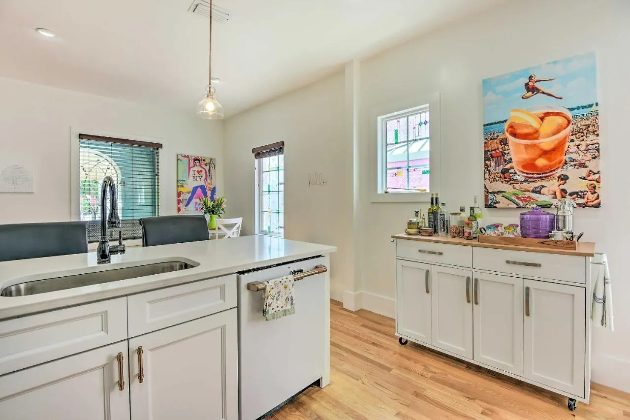 In Historic District With Patio! *